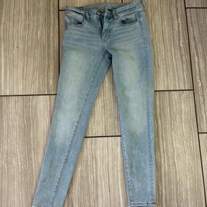 AMERICAN EAGLE light wash jeans